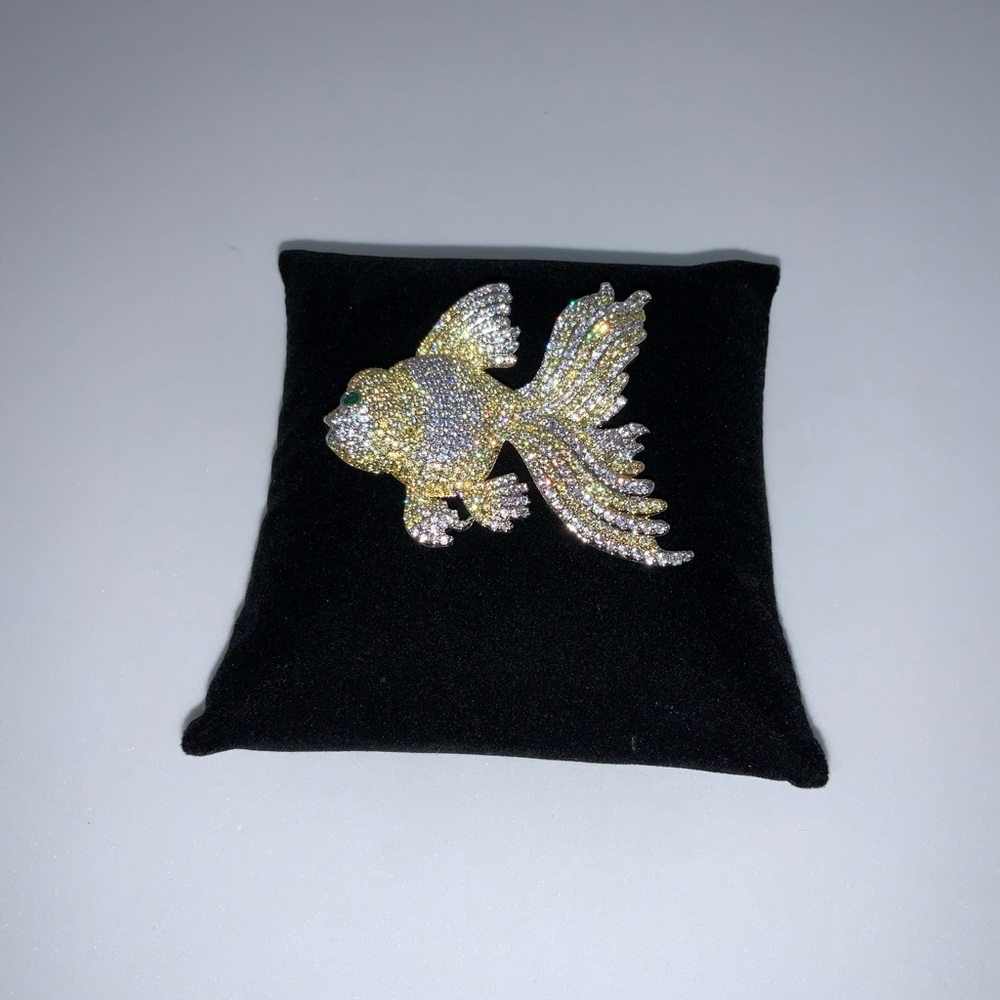 15ct Fish Brooch - Picture 2 of 9